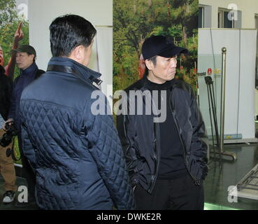 Pechino, Cina. Decimo Mar, 2014. Zhang Yimou al memoriale di servizio di Wu Tianming a Pechino in Cina il lunedì 10 marzo, 2014. © TopPhoto/Alamy Live News Foto Stock