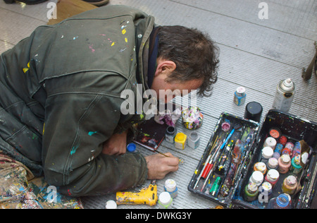 La gomma da masticare artista. Londra Foto Stock