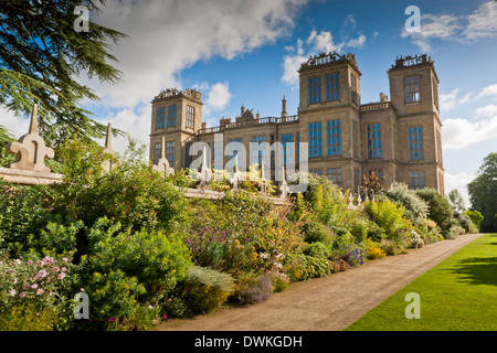 Frontiera perenne nella tarda estate, Hardwick Hall, vicino a Chesterfield, Derbyshire, England, Regno Unito, Europa Foto Stock