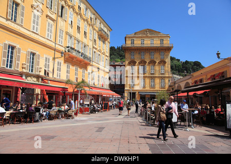 Cours Saleya, Città Vecchia, Nizza, Alpes Maritimes, Provenza, Cote d'Azur, Costa Azzurra, Francia, Europa Foto Stock