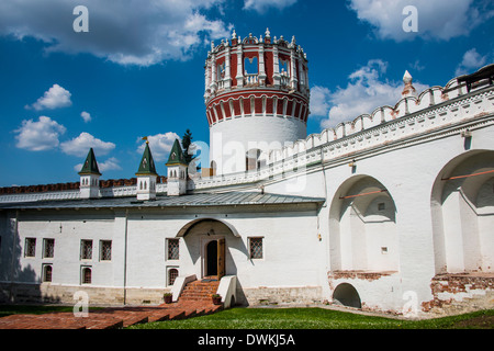 Le pareti esterne del Convento Novodevichy, Mosca, Russia, Europa Foto Stock