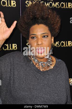 Los Angeles, CA, Stati Uniti d'America. Decimo Mar, 2014. Macy Gray presso gli arrivi per il singolo mamme CLUB Premiere, Glossari Affini plafoniera Arclight a Hollywood, Los Angeles, CA Marzo 10, 2014. Credito: Dee Cercone/Everett raccolta/Alamy Live News Foto Stock