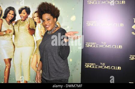 Los Angeles, CA, Stati Uniti d'America. Decimo Mar, 2014. Macy Gray presso gli arrivi per il singolo mamme CLUB Premiere, Glossari Affini plafoniera Arclight a Hollywood, Los Angeles, CA Marzo 10, 2014. Credito: Dee Cercone/Everett raccolta/Alamy Live News Foto Stock