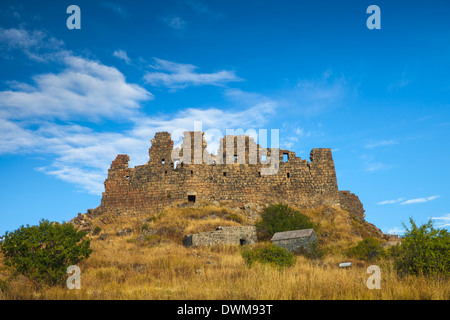 Amberd fortress situato sulle pendici del monte Aragats, Yerevan, Aragatsotn, Armenia, Asia Centrale, Asia Foto Stock