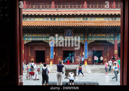 Architettura tradizionale cinese a Yonghegong il Tempio dei Lama a Pechino in Cina. Foto Stock