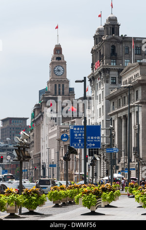 Architettura coloniale lungo il Bund a Shanghai in Cina. Foto Stock