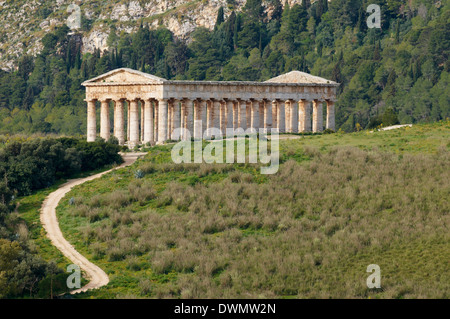 Tempio greco di Segesta , Distretto di Trapani, Sicilia, Italia, Europa Foto Stock