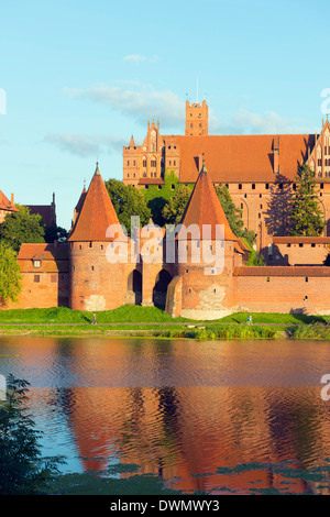 Medievale castello di Malbork, Marienburg fortezza di Maria, Sito Patrimonio Mondiale dell'UNESCO, Pomerania, Polonia, Europa Foto Stock