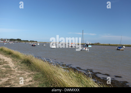 Percorso lungo il fiume minerale, Orford Quay, Suffolk Foto Stock