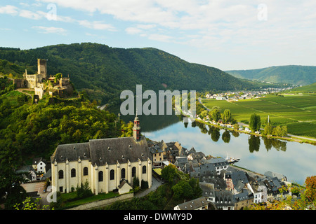 Vista del Beilstein, Castello di Metternich e Mosella (Mosel), Renania-Palatinato, Germania, Europa Foto Stock