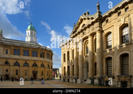 Il Clarendon Building e Sheldonian Theatre, Oxford, Oxfordshire, England, Regno Unito, Europa Foto Stock
