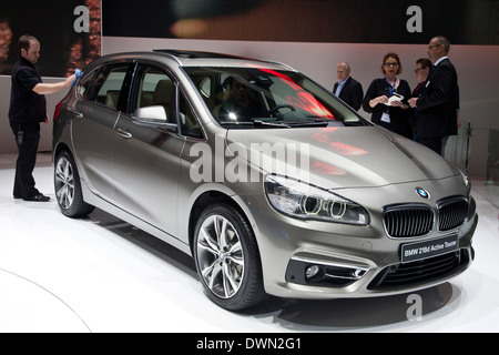 BMW 2 Series Active Tourer minivan nella 84a Geneva International Motor Show 2014. Foto Stock