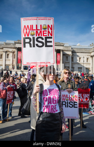 Rally a Trafalgar Square per donna Giornata Internazionale, 2014, LONDRA, REGNO UNITO Foto Stock