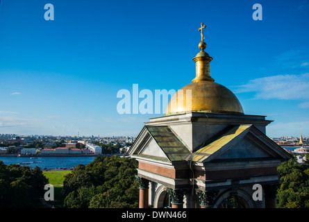 Vista da San Isaac con una cupola dorata, San Pietroburgo, Russia, Europa Foto Stock