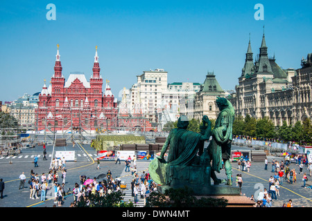 Vista sulla Piazza Rossa, Sito Patrimonio Mondiale dell'UNESCO, Mosca, Russia, Europa Foto Stock