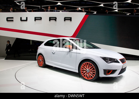 SEAT Leon Cupra nella 84a Geneva International Motor Show 2014. Foto Stock