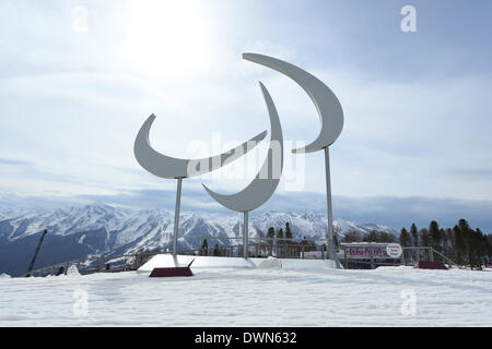 Logo paralimpico Mark 8 marzo, 2014 : Il 2014 Giochi Olimpici Invernali a "LAURA" Cross-Country Ski & Centro Biathlon a Sochi, Russia. © Giovanni Osada AFLO/sport/Alamy Live News Foto Stock