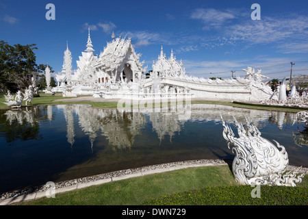 Wat Rong Khun (bianco Tempio), Chiang Rai, Thailandia del Nord della Thailandia, Asia sud-orientale, Asia Foto Stock