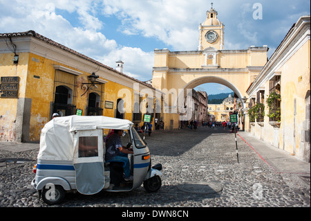 La Santa Catalina Arch in Antigua, Guatemala Foto Stock