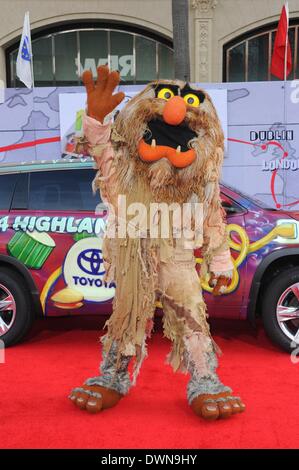 Los Angeles, California, USA. Undicesimo Mar, 2014. I Muppets presso gli arrivi per i Muppets più voluto Premiere, El Capitan Theatre di Los Angeles, California, 11 marzo 2014. Credito: Elizabeth Goodenough/Everett raccolta/Alamy Live News Foto Stock
