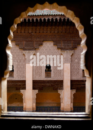 Intricate design Islamico a medersa Ben Youssef, Sito Patrimonio Mondiale dell'UNESCO, Marrakech, Marocco, Africa Settentrionale, Africa Foto Stock