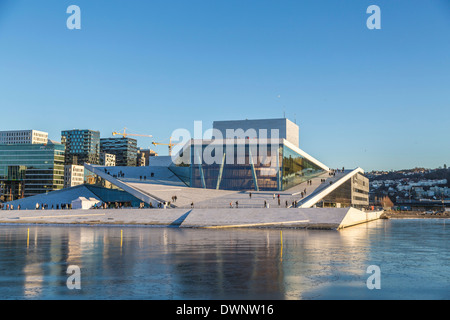 Opera House, il marmo bianco di Carrara, Oslo, Norvegia Foto Stock