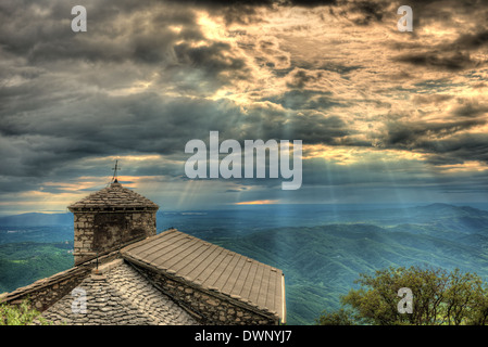 Sant Jerome chiesa sul monte Nanos in Slovenia, in Europa dopo la tempesta Foto Stock