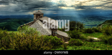 Sant Jerome chiesa sul monte Nanos in Slovenia, in Europa dopo la tempesta Foto Stock