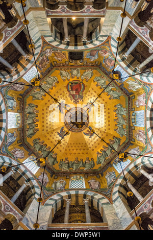 La Cattedrale di Aquisgrana cupola e il Barbarossa lampadario, Aachen, Renania settentrionale-Vestfalia, Germania, Patrimonio Mondiale dell Unesco Foto Stock