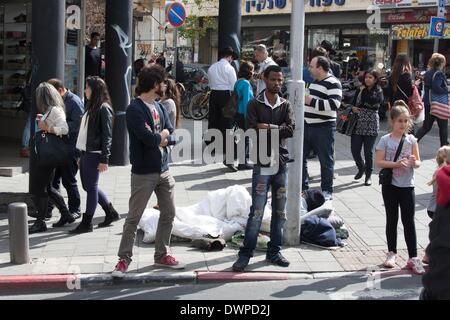 Folla sul Magan David piazza di Tel Aviv nella foto 21.02.2014 Foto Stock