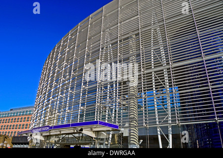 Ingresso Nord di Blackfriars Station su Queen Victoria Street, City of London, Londra, Inghilterra, Regno Unito Foto Stock