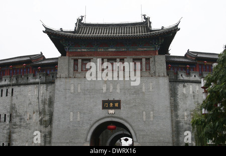 City Gate nella città vecchia di Luoyang Foto Stock