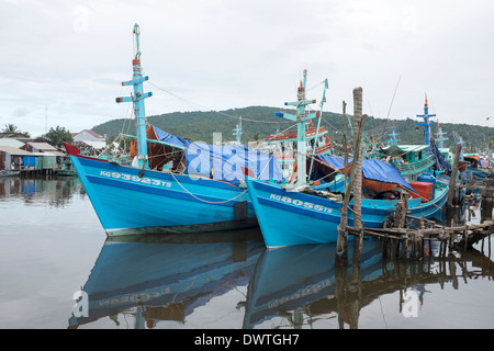 Barche da pesca in porto Duong Dong Phu Quoc Island in Vietnam Foto Stock