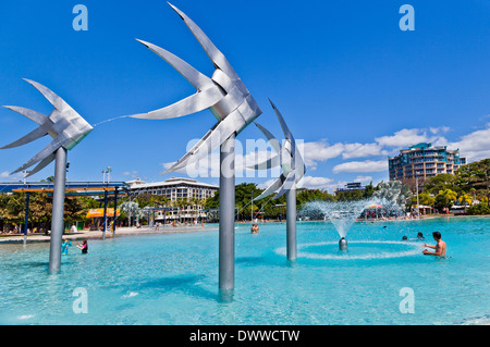 Australia, North Queensland, Cairns, artificiali piscina laguna all'Esplanade Foto Stock