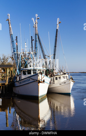 Gamberetti barche sul Fiume Altamaha, Darien, Geogria Foto Stock