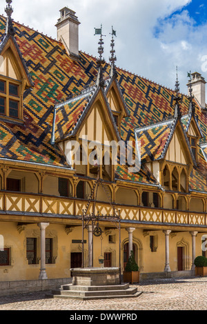 L'Hotel-Dieu (ospizio medievale) in Beaune Francia Foto Stock