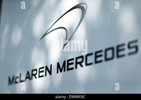 Melbourne, Victoria, Australia. Xiv Mar, 2014. Marzo 14, 2014: Digital Signage presso il team McLaren Mercedes garage al 2014 Australian Formula One Grand Prix all'Albert Park di Melbourne, Australia. Sydney bassa/Cal Sport Media/Alamy Live News Foto Stock