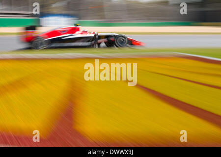 Melbourne, Victoria, Australia. Xiv Mar, 2014. Marzo 14, 2014: Max Chilton (GBR) dalla Marussia F1 Team turni girare a tre durante la sessione di pratica uno al 2014 Australian Formula One Grand Prix all'Albert Park di Melbourne, Australia. Sydney bassa/Cal Sport Media/Alamy Live News Foto Stock