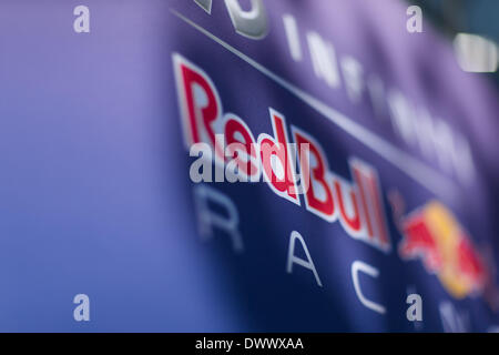 Melbourne, Victoria, Australia. Xiv Mar, 2014. Marzo 14, 2014: Digital Signage presso la Infiniti Red Bull Racing team garage al 2014 Australian Formula One Grand Prix all'Albert Park di Melbourne, Australia. Sydney bassa/Cal Sport Media/Alamy Live News Foto Stock