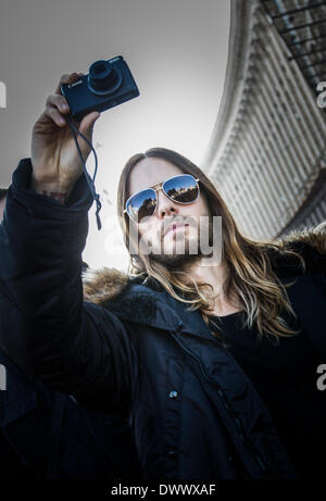 Kiev, Ucraina. 13 Mar, 2014. Jared Joseph Leto visite Euromaidan camp su piazza Indipendenza a Kiev, il 13 marzo 2014. Credito: Sergii Kharchenko/NurPhoto/ZUMAPRESS.com/Alamy Live News Foto Stock