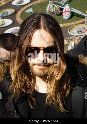 Kiev, Ucraina. 13 Mar, 2014. Jared Joseph Leto visite Euromaidan camp su piazza Indipendenza a Kiev, il 13 marzo 2014. Credito: Sergii Kharchenko/NurPhoto/ZUMAPRESS.com/Alamy Live News Foto Stock