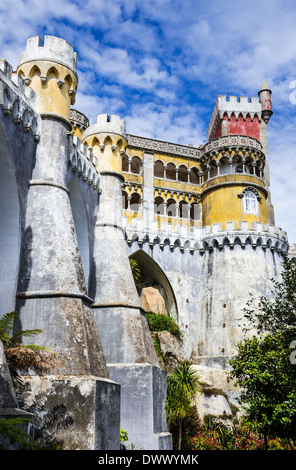 Sintra, Portogallo. Palacio de Pina è il più antico palazzo ispirata dal romanticismo europeo, costruito da re portoghesi. Foto Stock