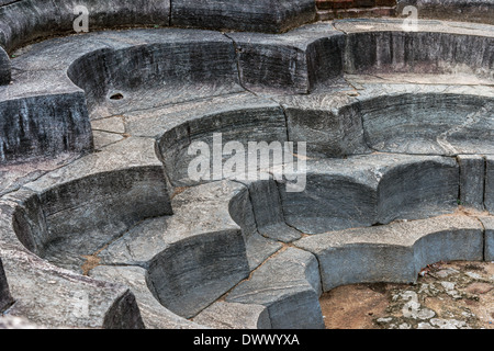 Polonnaruwa antica città lotus pietra sagomata pond UNESCO World Heritage Site Sri Lanka Foto Stock