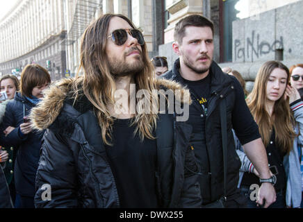 Kiev, Ucraina. 13 Mar, 2014. Jared Joseph Leto visite Euromaidan camp su piazza Indipendenza a Kiev, il 13 marzo 2014. Credito: Sergii Kharchenko/NurPhoto/ZUMAPRESS.com/Alamy Live News Foto Stock