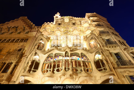 Casa Batlló facciata, progettata dall'architetto Antoni Gaudi in Passeig de Gràcia. Barcellona. La Catalogna. Spagna Foto Stock