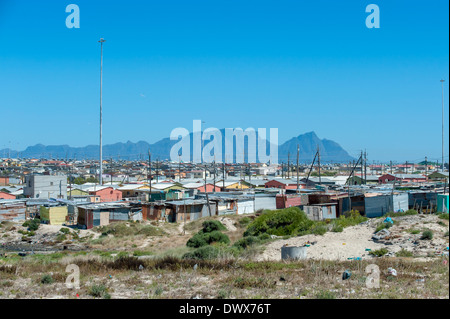 Vista panoramica su ondulato ferro-capanne in Khayelitsha, Cape Town, Western Cape, Sud Africa Foto Stock