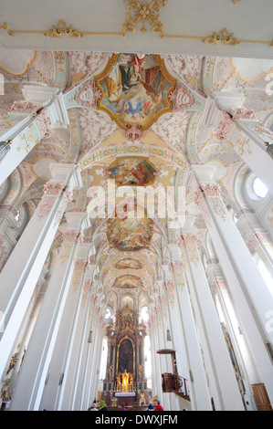 In Germania, in Baviera, Monaco di Baviera, Heilig-Geist-Kirche, della chiesa dello Spirito Santo, vista interna Foto Stock