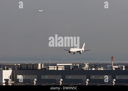 JAL partenza all'aeroporto di Haneda Giorno Orario Foto Stock