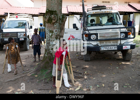 Assistenza pediatrica in ospedale di MSF ,Rutshuru,Nord Kiwu ,RDC,Repubblica Democratica del Congo. Foto Stock