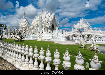 Wat Rong Khun (bianco Tempio), Chiang Rai, Thailandia Foto Stock
